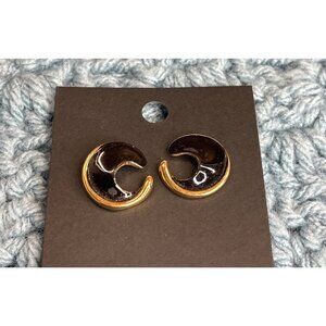 Vintage Trifari Swirl Stud Earrings Goldtone Black Enamel 5/8 inch